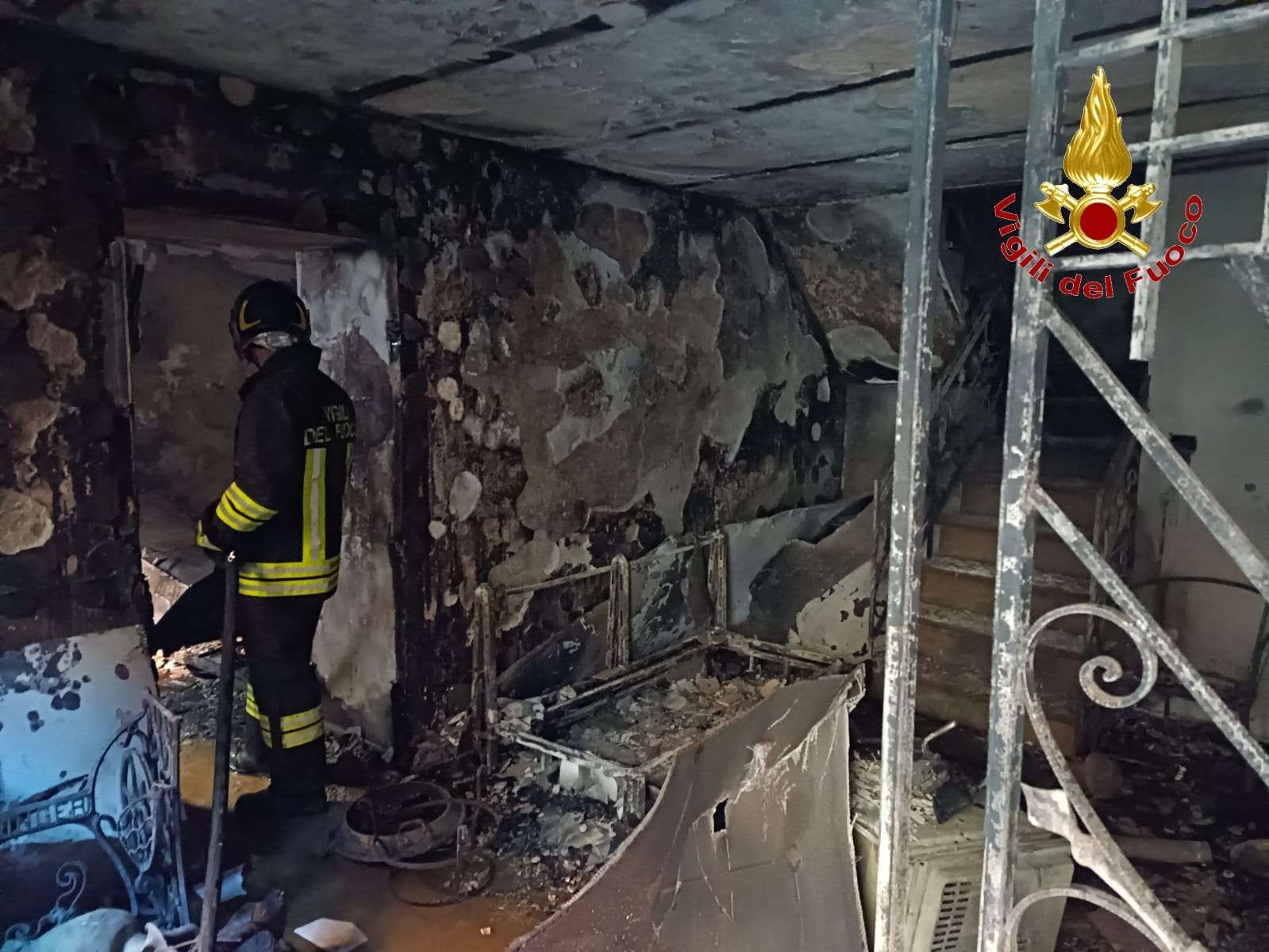 Nel vibonese un’abitazione in fiamme, due persone ferite