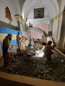 A Decollatura presepe “fatto di macerie”