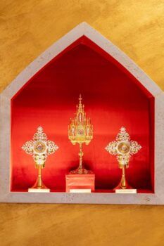 Rende, nella Chiesa di Gesù Misericordioso intronizzate le reliquie di San Giovanni Paolo II, Santa Faustina Kowalska, beato Michal Sopocko, San Massimiliano Maria Kolbe e Santa Caterina da Bologna