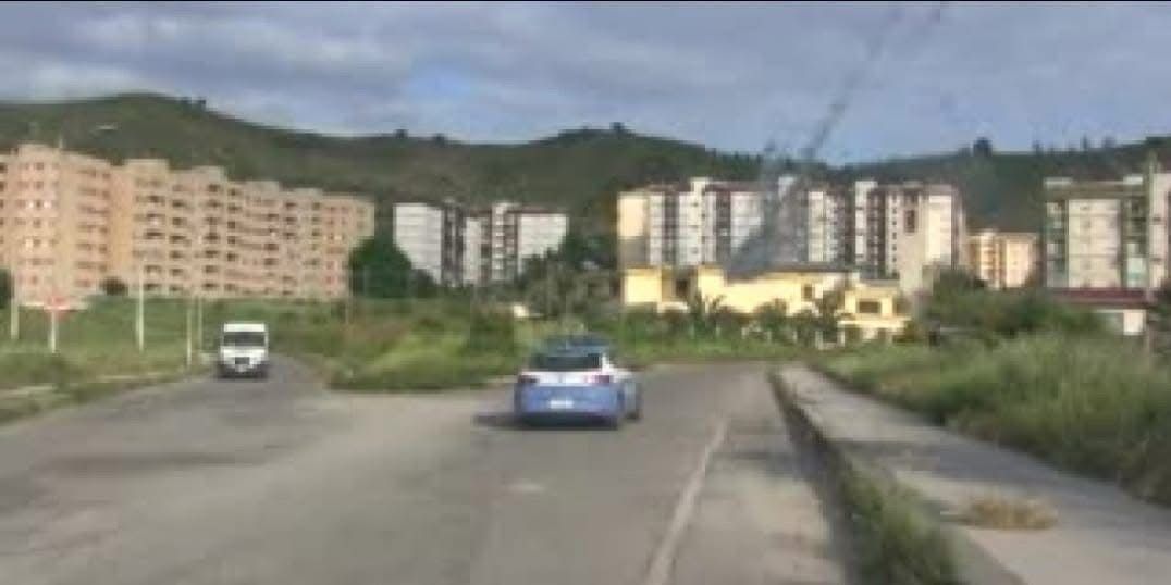 Catanzaro, arrestati i responsabili dei furti al centro commerciale Catanzaro, arrestati i responsabili dei furti al centro commerciale