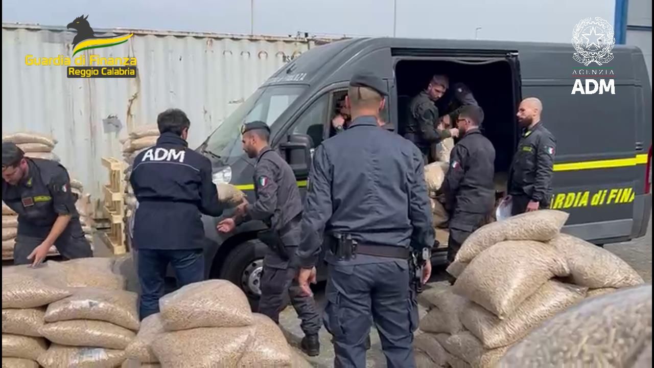 Sequestrata oltre una tonnellata di cocaina al Porto di Gioia Tauro