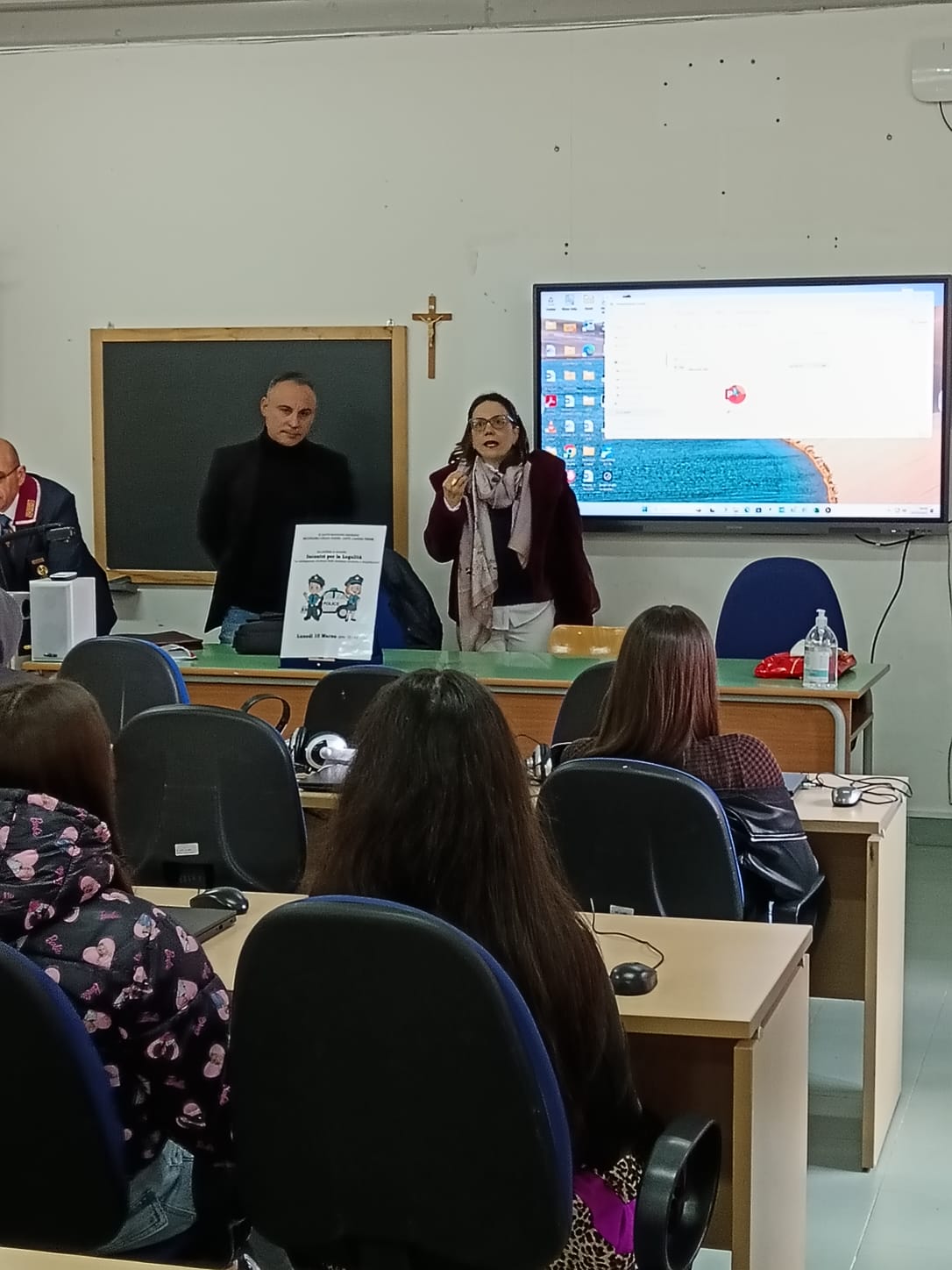 Lamezia, avviati gli “Incontri per la legalità” con la Polizia di Stato e l’Anps all’Istituto comprensivo “Gatti-Manzoni-Augruso”