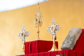 Rende, nella Chiesa di Gesù Misericordioso intronizzate le reliquie di San Giovanni Paolo II, Santa Faustina Kowalska, beato Michal Sopocko, San Massimiliano Maria Kolbe e Santa Caterina da Bologna