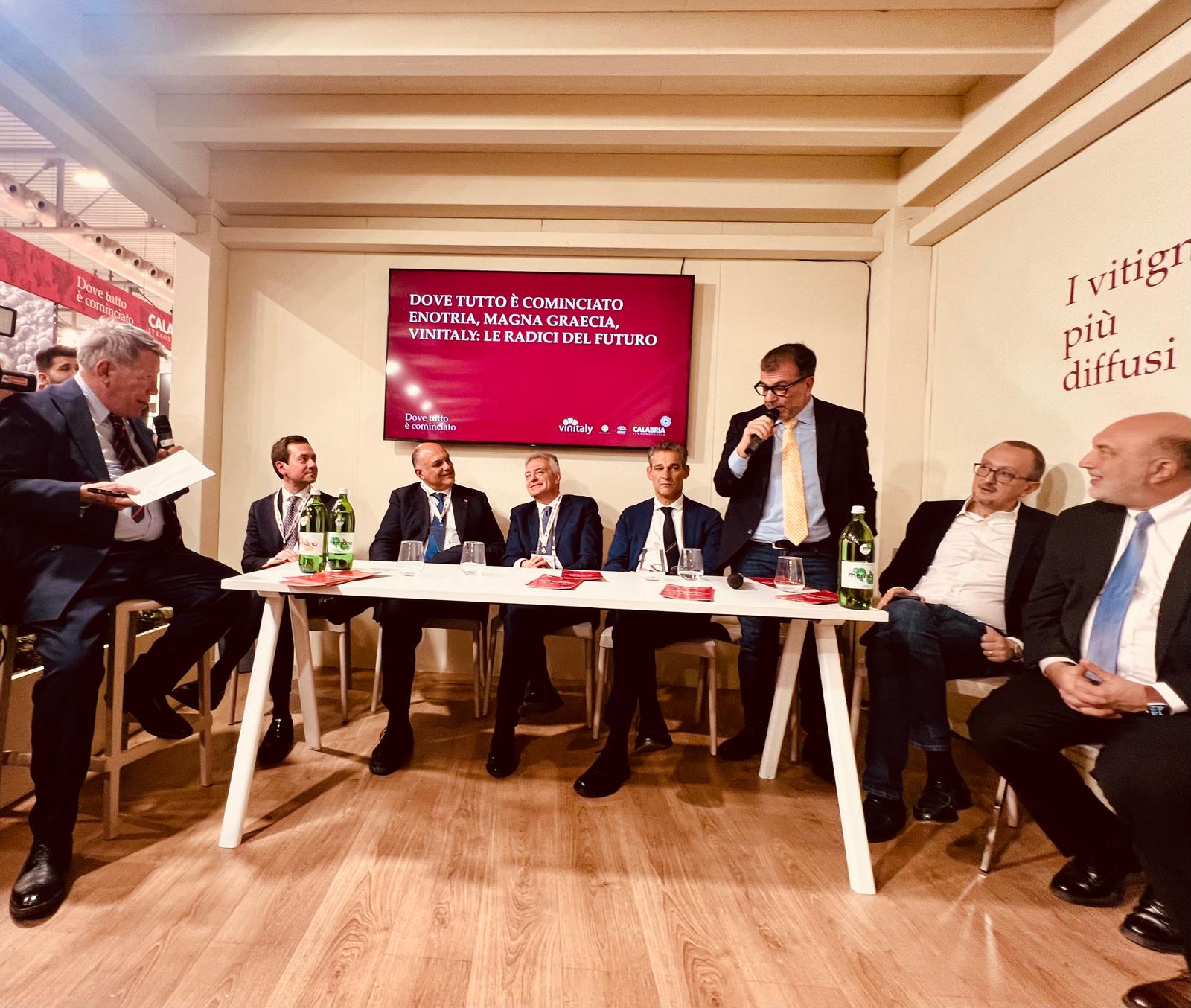 I Parchi Archeologici di Crotone e Sibari ospitano la seconda edizione di Vinitaly and the City: la Calabria protagonista del più importante fuori salone enologico nazionale