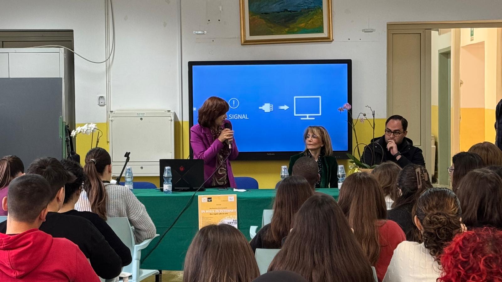 Lamezia, concluso all'Istituto comprensivo Ardito Don Bosco il progetto "In riga in internet: una regola salva la vita"