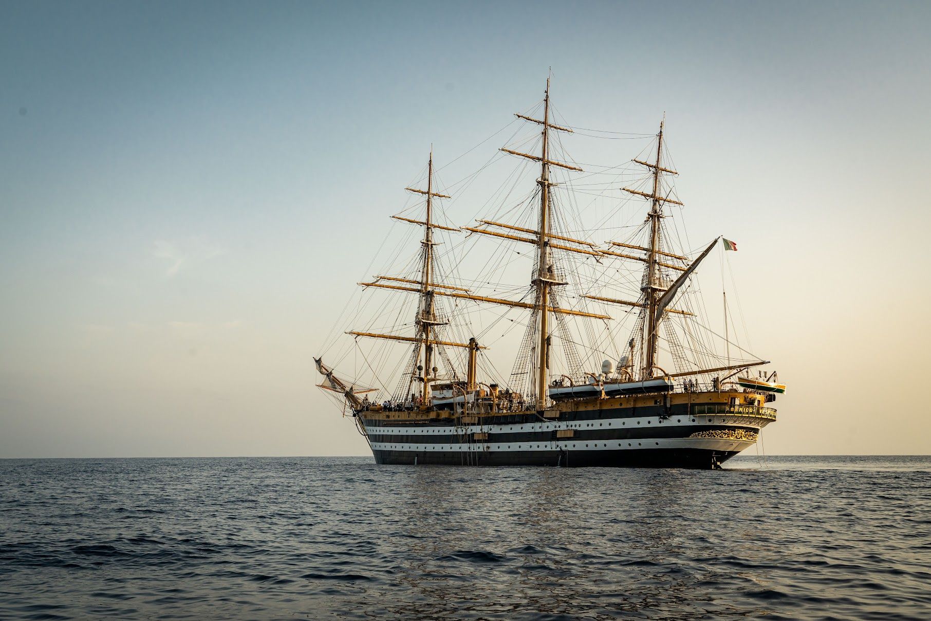 Tre tappe in Calabria per l’Amerigo Vespucci