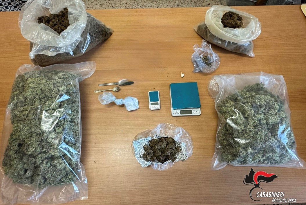 Pellaro (Rc), sottoposto a obbligo di dimora trasforma casa in deposito di droga, arrestato 