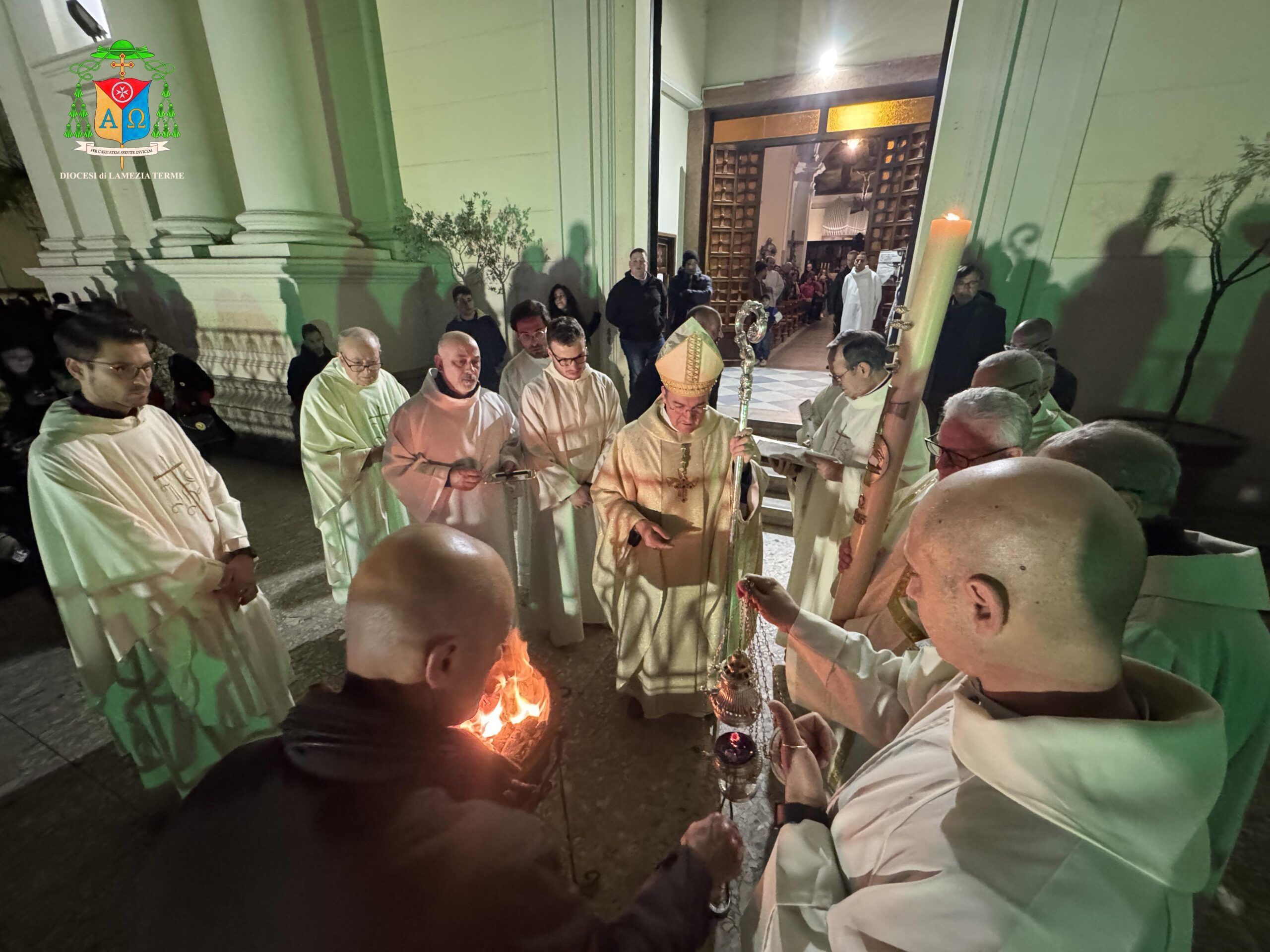 Lamezia, Veglia Pasquale, mons. Parisi: “La vita possa trionfare sempre”