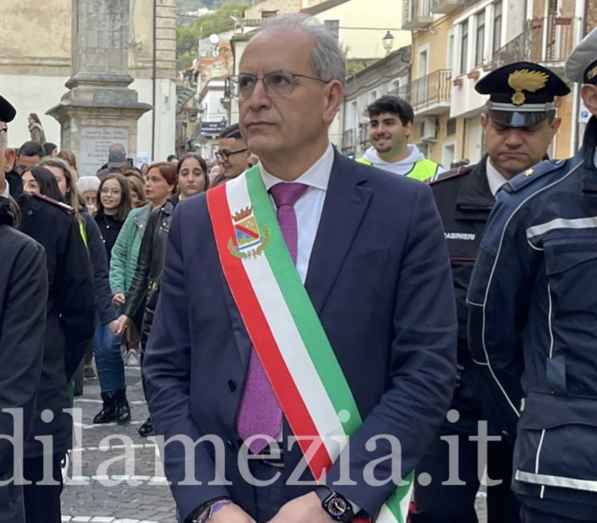 “Dalla Veronica alla Città: il Volto della Speranza – gli Auguri Pasquali del Sindaco, avv. Paolo Mascaro"