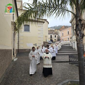 Lamezia, Giovedì Santo: mons. Parisi celebra la Messa Crismale