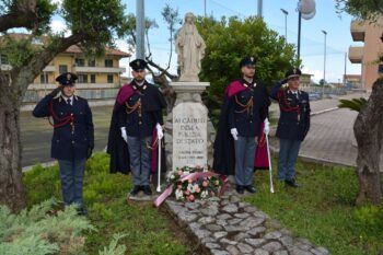 Lamezia, la Polizia di Stato ha commemorato il Vice Sovrintendente Pietro Caligiuri, Vittima del Dovere e Medaglia d’Oro al Valor Civile
