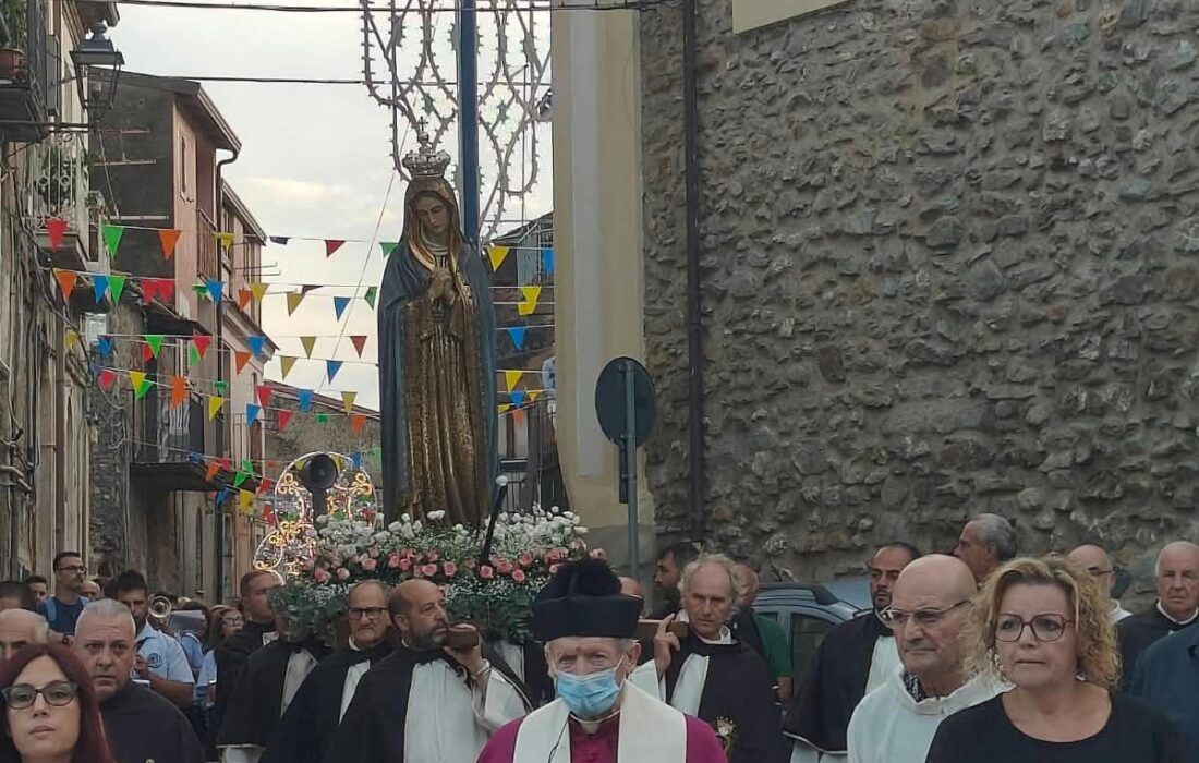 Lamezia, grande partecipazione alla festa della Beata Vergine Addolorata nel Rione Miraglia