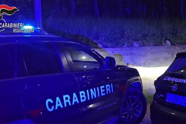 San Ferdinando, finto carabiniere arrestato mentre tentava di truffare un’anziana: recuperati tutti i gioielli