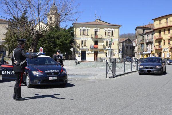Soveria Mannelli, controllato alla guida fornisce false generalità: denunciato quarantacinquenne
