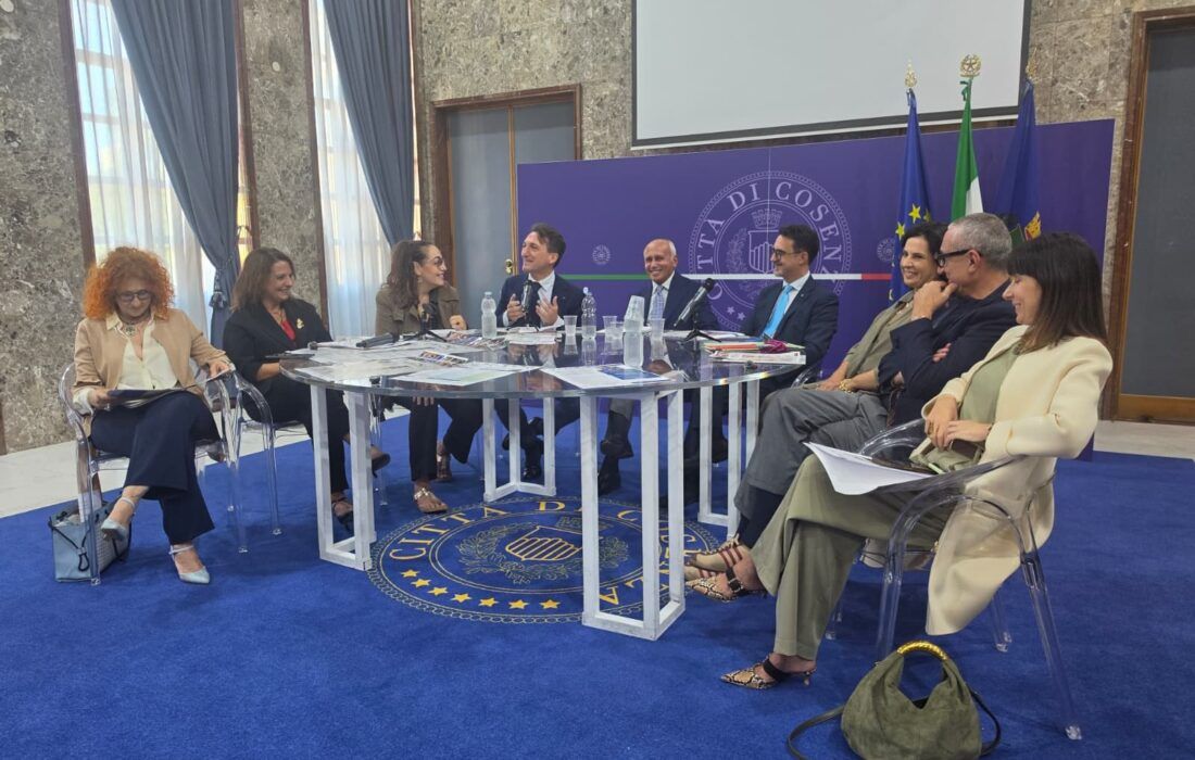 Teatro Rendano, presentata la nuova stagione 2026-2027. Franz Caruso: “Un progetto culturale unitario per restituire al nostro teatro il ruolo che merita e rafforzare l’offerta culturale del territorio”