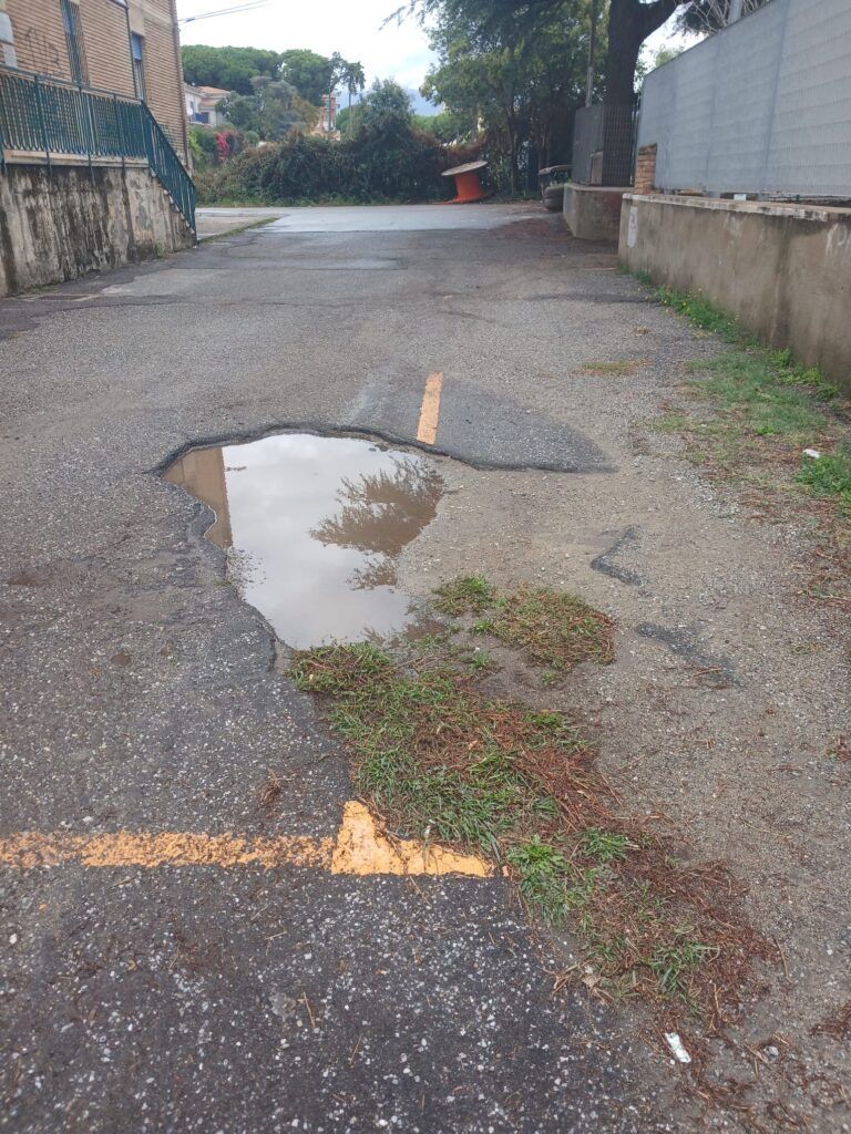 Lamezia, Cristiano e Villella (FnV): “A Sant’Eufemia buche e ristagni d’acqua nell’area scolastica, serve intervento immediato”