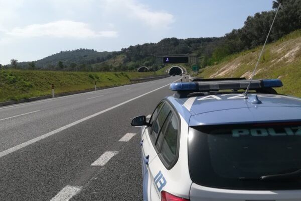 Sequestro di hashish e cocaina sull’A2, un arresto